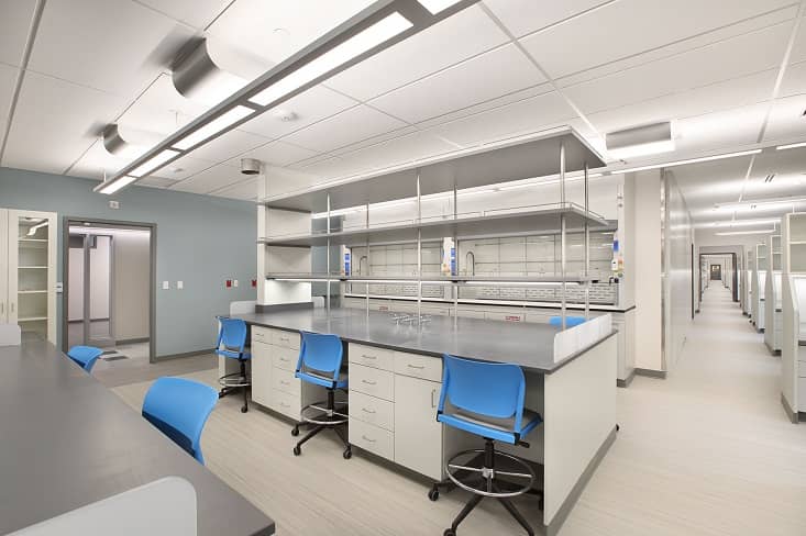 實驗室裝修公司哪家好？為什么選擇中壹聯(lián)實驗室