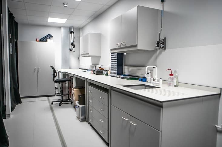 實驗室裝修公司分享常規(guī)實驗室裝修設(shè)計需要注意的要點
