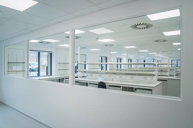 揭秘生物實驗室裝修的秘密——專業(yè)實驗室裝修公司來告訴你