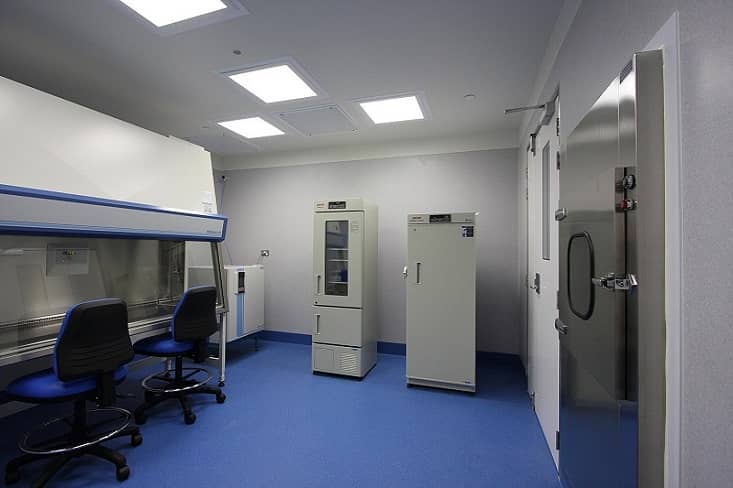 怎樣選擇高效實(shí)用的鋼木通風(fēng)柜？實(shí)驗(yàn)室裝修公司來告訴你