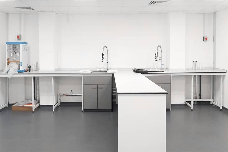 看過(guò)來(lái)~潔凈實(shí)驗(yàn)室裝修設(shè)計(jì)需了解的內(nèi)容