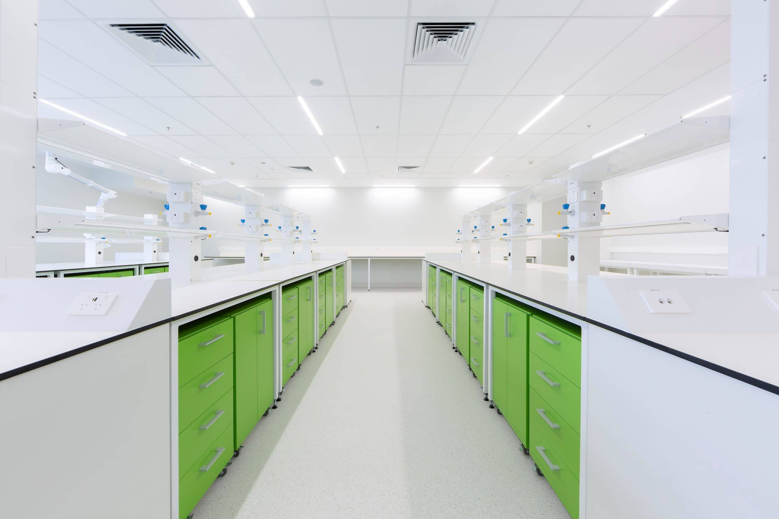 實(shí)驗(yàn)室裝修中怎么選擇天花板材料