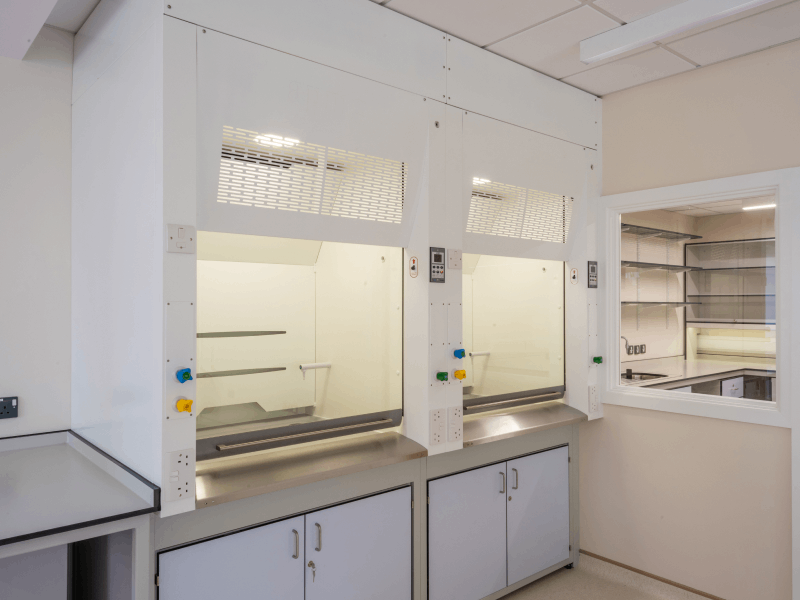 新能源鋰電池實(shí)驗(yàn)室新建、改建、擴(kuò)建工程注意事項(xiàng)