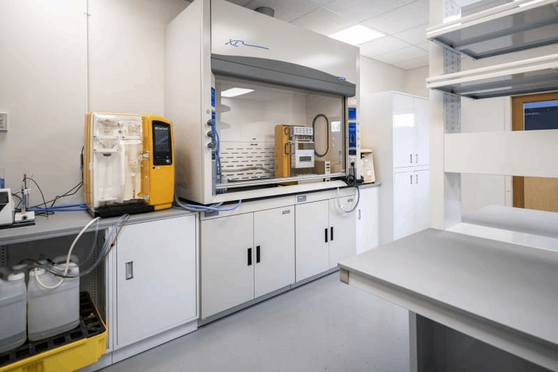 實驗室設計布局優化：提升工作效率與安全性的空間規劃