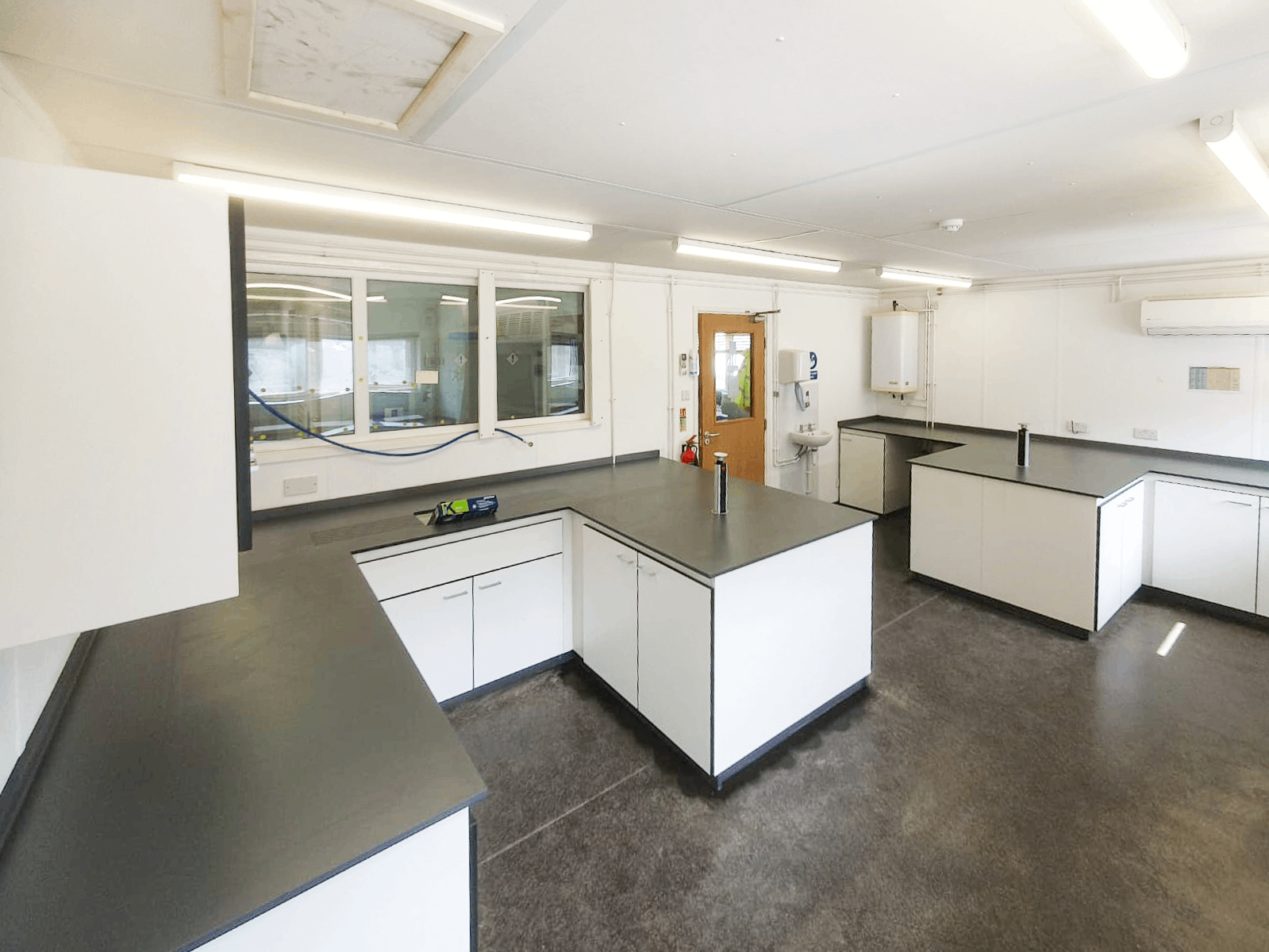 水質(zhì)檢測(cè)實(shí)驗(yàn)室裝修設(shè)計(jì)要求