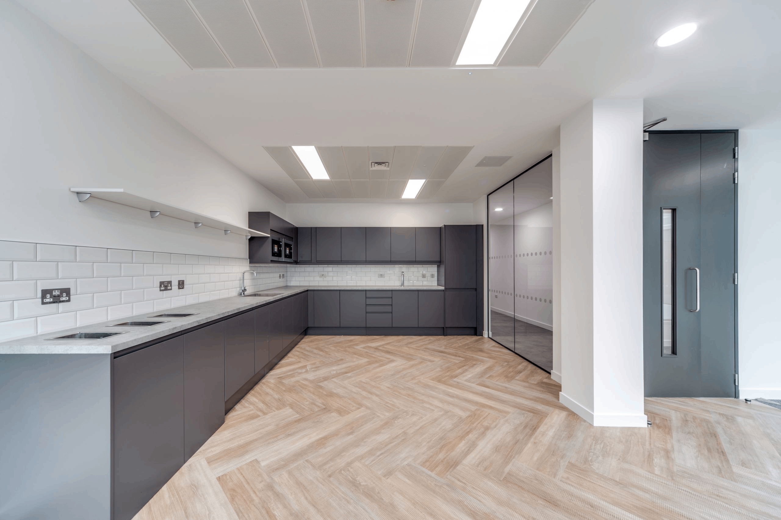 一起來看看出入境實(shí)驗(yàn)室裝修有什么技巧呢？