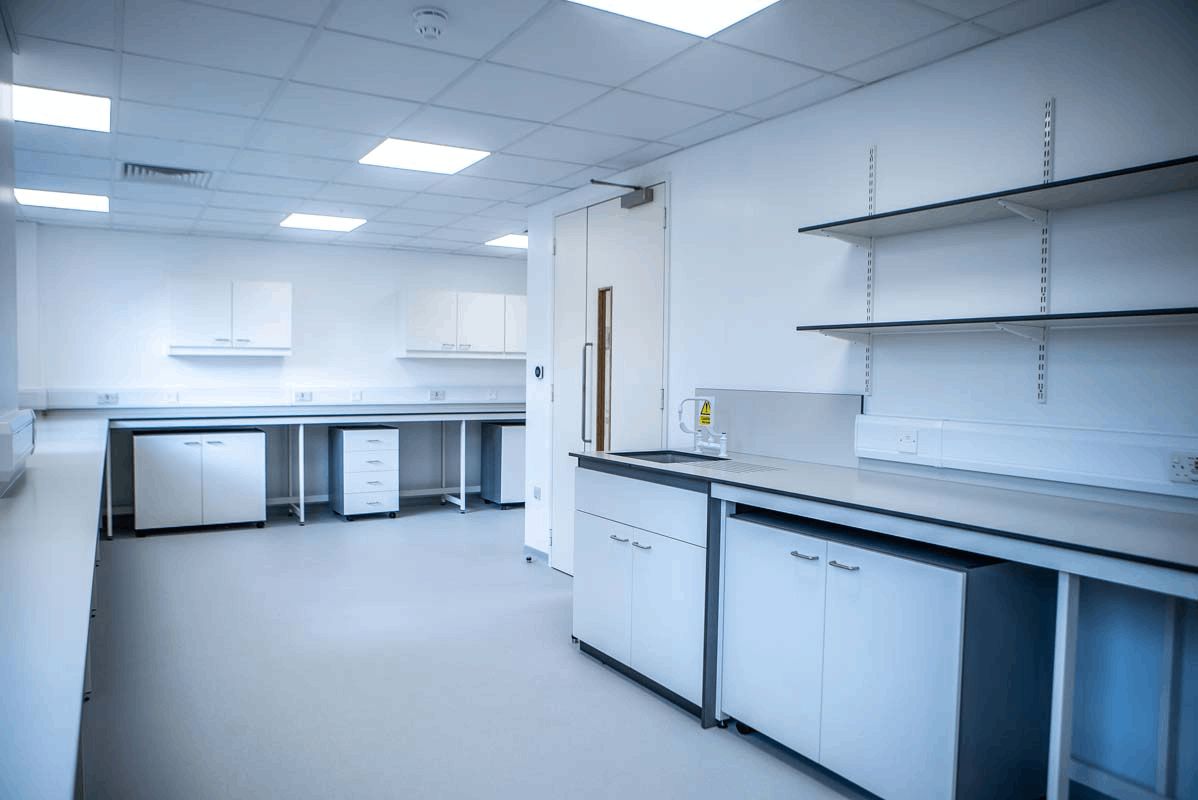如何選擇適合醫(yī)院檢驗(yàn)科實(shí)驗(yàn)室的裝修公司